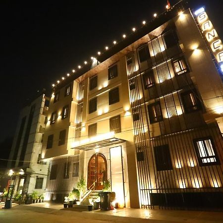 نيودلهي Hotel Sanca International Patel Nagar Delhi - Couple Friendly Local Ids Accepted المظهر الخارجي الصورة