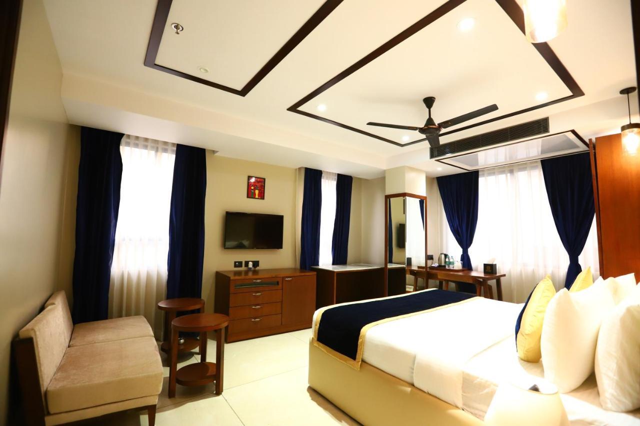 نيودلهي Hotel Sanca International Patel Nagar Delhi - Couple Friendly Local Ids Accepted المظهر الخارجي الصورة