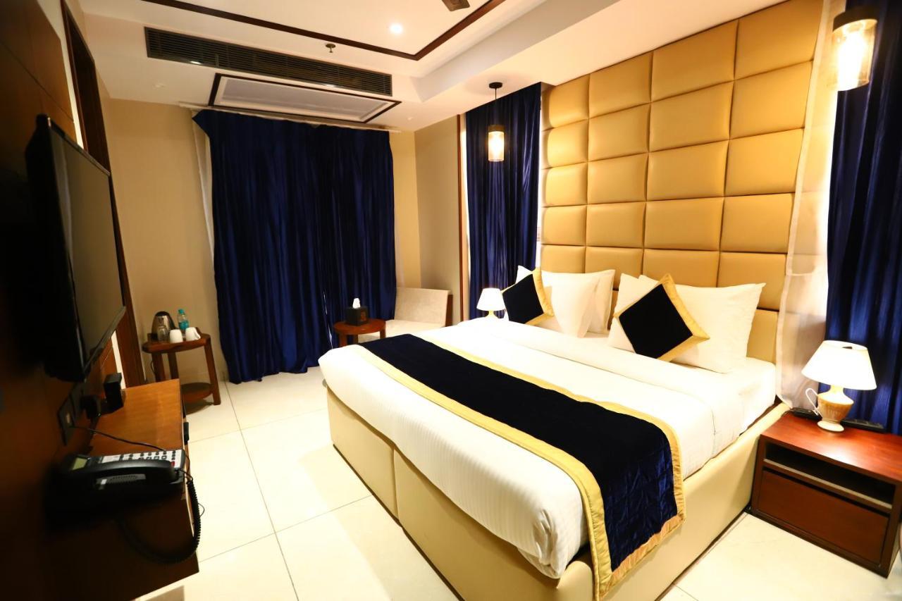 Sanca International Hotel In Patel Nagar Delhi نيودلهي المظهر الخارجي الصورة