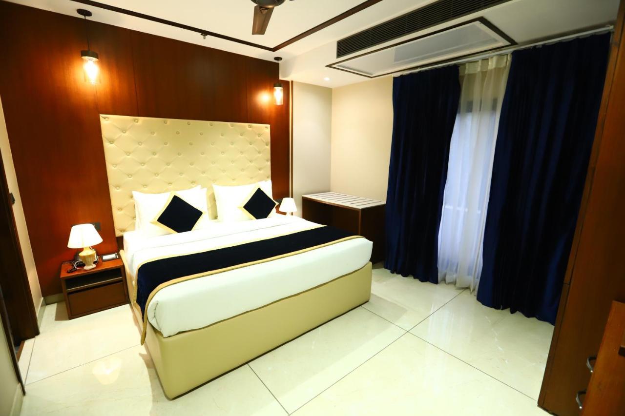 نيودلهي Hotel Sanca International Patel Nagar Delhi - Couple Friendly Local Ids Accepted المظهر الخارجي الصورة